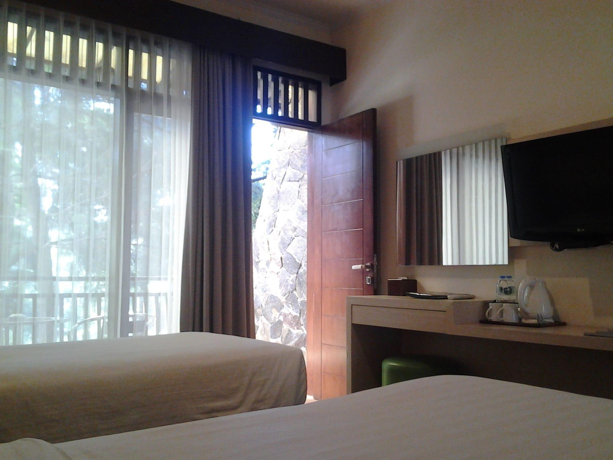 The Green Forest Resort Lembang Exterior photo