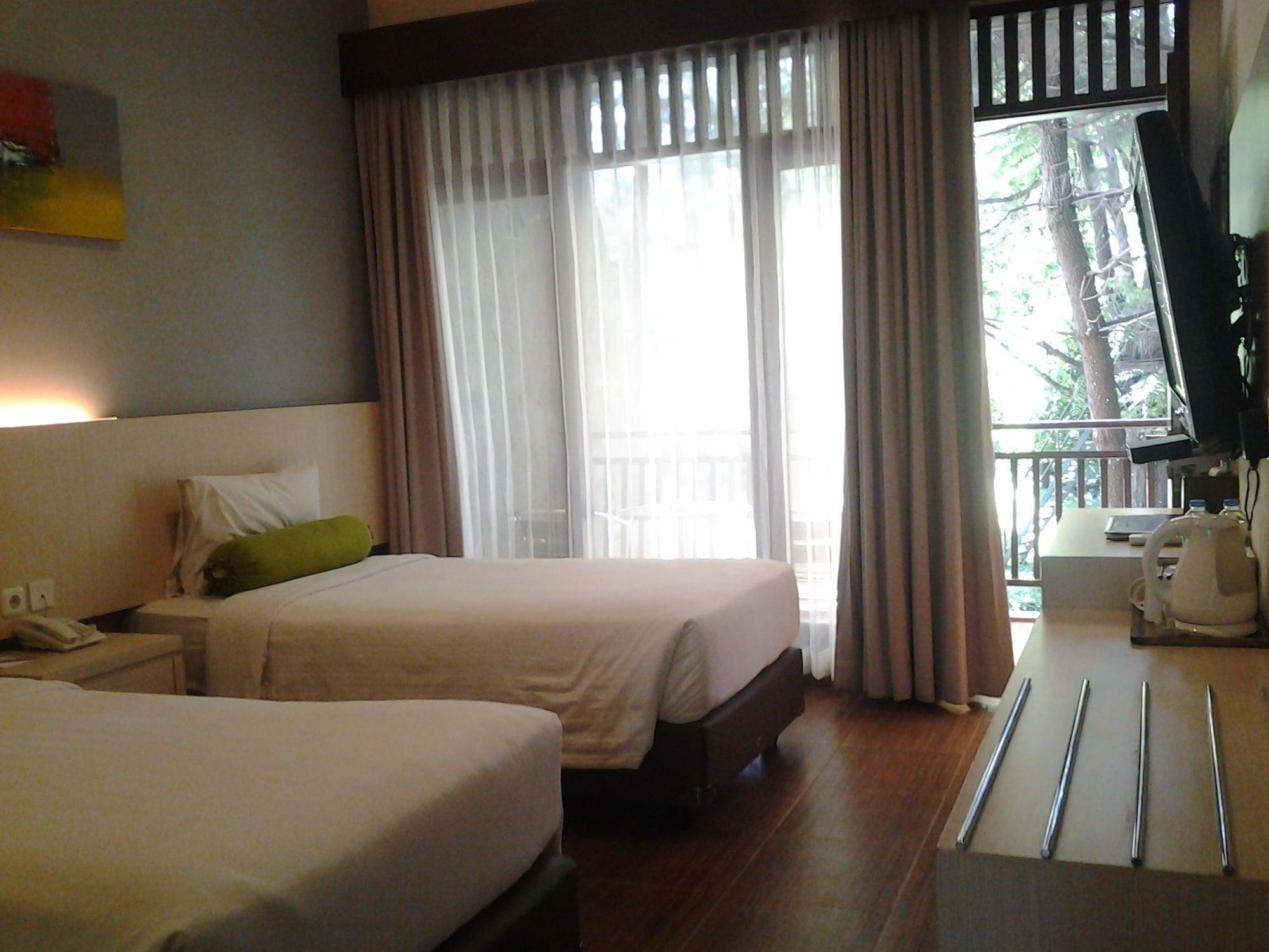 The Green Forest Resort Lembang Exterior photo