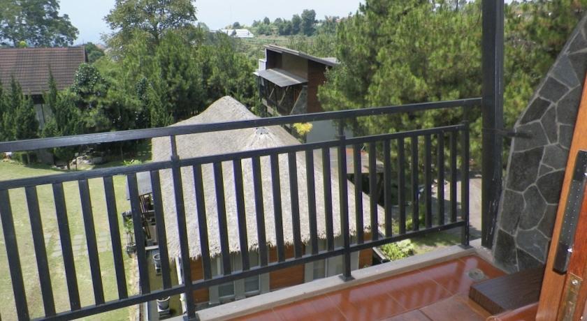The Green Forest Resort Lembang Exterior photo