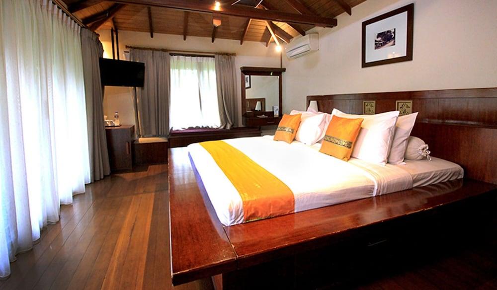 The Green Forest Resort Lembang Exterior photo
