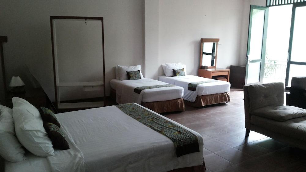 The Green Forest Resort Lembang Exterior photo