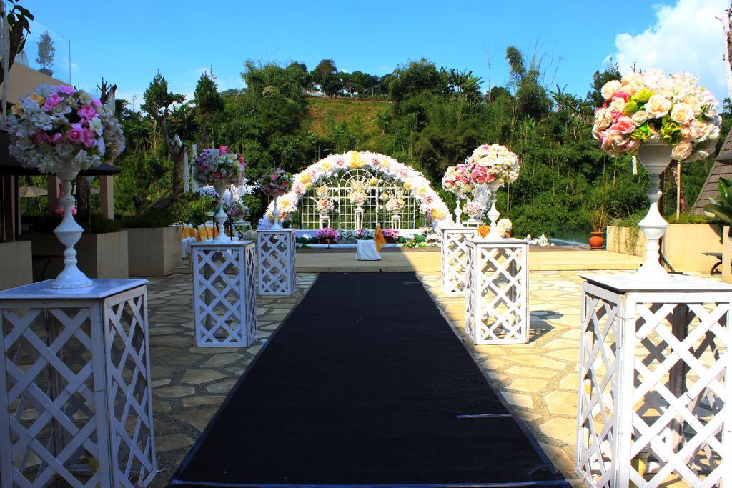 The Green Forest Resort Lembang Exterior photo