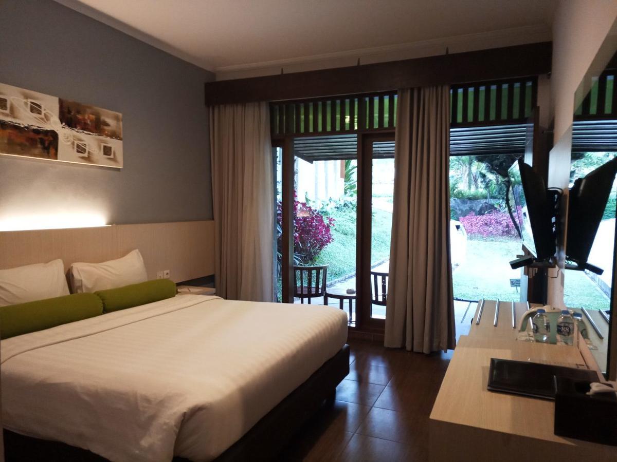 The Green Forest Resort Lembang Exterior photo