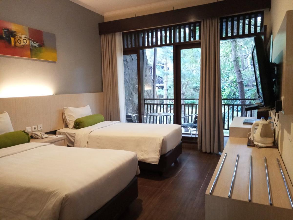 The Green Forest Resort Lembang Exterior photo